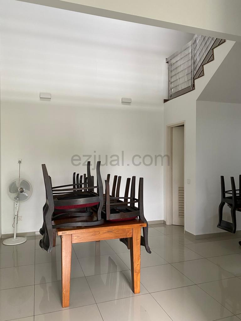 Bukit Indah@Jln Indah 8 2-stry House For Rent(Corner Lot)