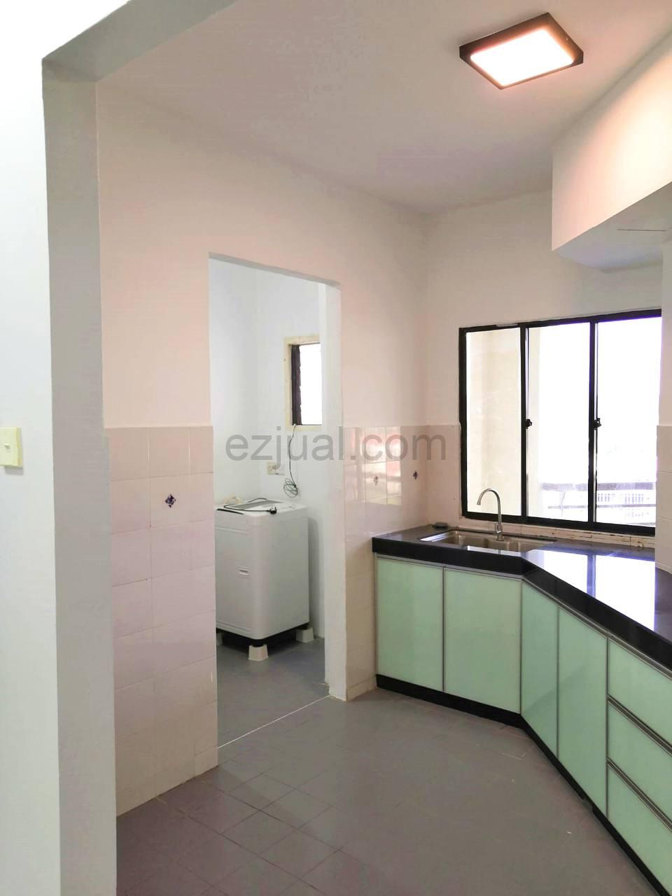 Seri Mutiara Apartment@Seri Alam Middle Floor For Sale(ROI 5%)